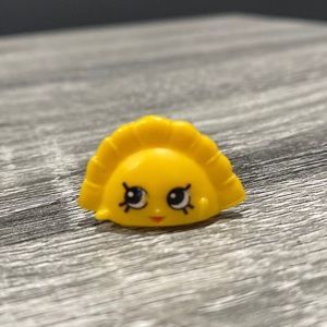 Shopkins | International Food Yellow Humpty Dumpling (3-095) - Mini Figure
